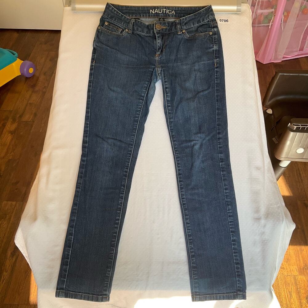 Nautica Women’s Slim Fit Jeans size 2, Blue